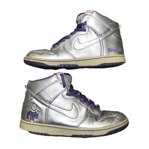 Vintage 2007 Nike SB Dunk High Premium ‘Dinosaur Jr’ Size 10 Silver
